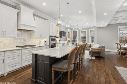 2016 Cleveland Ave, Chicago, IL 60614-4528