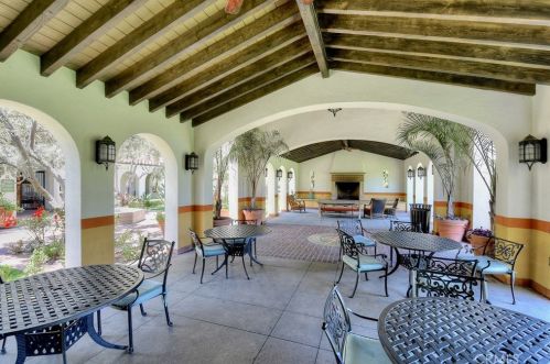 565 Casita St, Anaheim CA  92805-4748 exterior