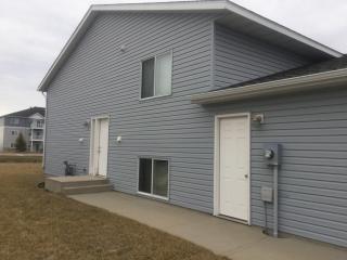 1808 41st Ave, Moorhead, MN 56560-7430