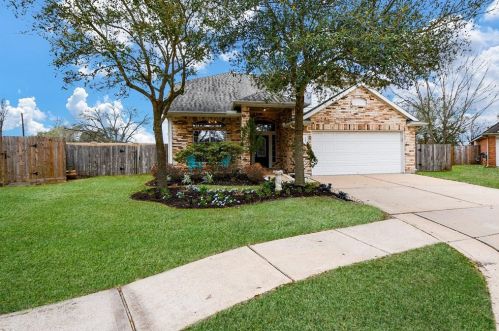 2201 Dawn Brook Ct, Pearland, TX 77584-8838