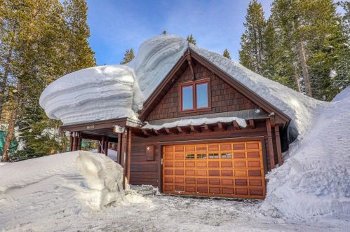 14005 Swiss Ln, Truckee CA  96161-7129 exterior