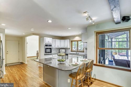 737 Sharpsburg Dr, Davidsonville MD 21035-1927 exterior