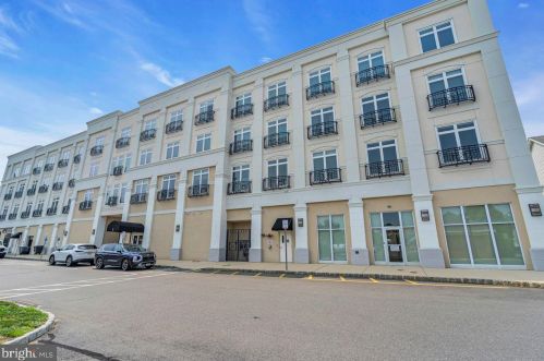 2 Commerce Sq, Trenton NJ  08691-4187 exterior