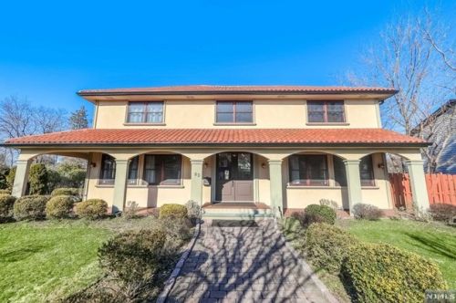 85 Westervelt Pl, Cresskill, NJ 07626-1619