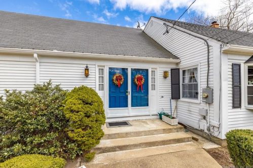 37 Romagna Rd, Niantic, CT 06357-1829