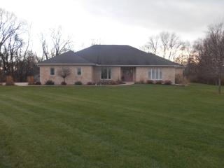 1058 Spoden Ln, Galesburg, IL 61401-8327