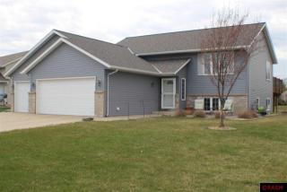 220 Inverness Dr, Mankato, MN 56001-6388