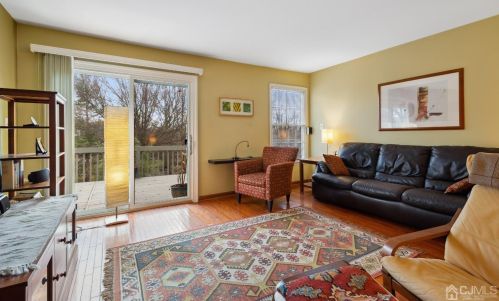 62 Springwood Ct, Princeton NJ  08540-9404 exterior