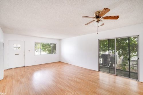 724 Acacia Ave, Glendale CA  91205-3006 exterior