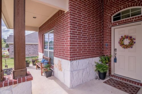 2300 Tarrytown Crossing Dr, Conroe, TX 77304-6818