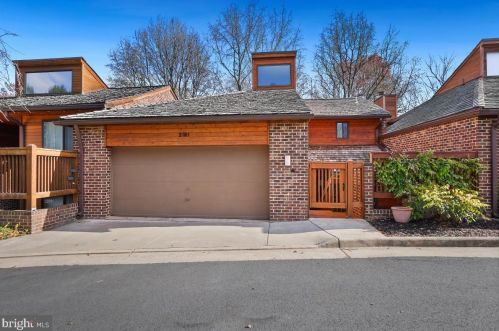 2181 Cabots Point Ln, Herndon, VA 20191-4153