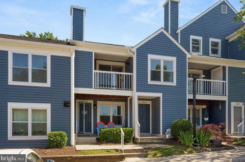 5835 Orchard Hill Ln, Clifton, VA 20124-1075