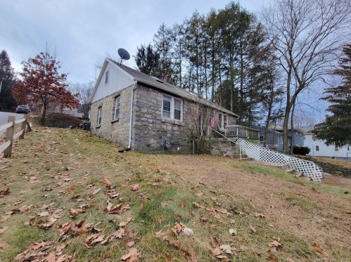 336 Lakewood Rd, Waterbury, CT 06704-2414