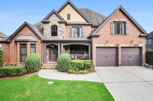 6477 Blue Water Dr, Buford, GA 30518-7251