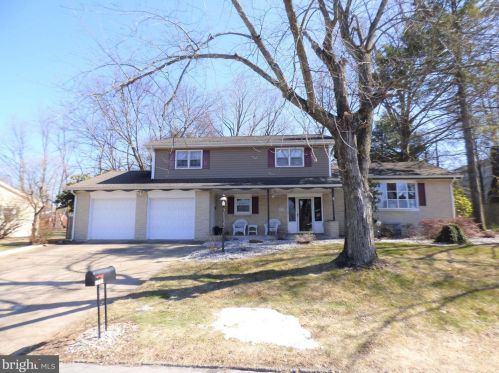3941 Dora Dr, Harrisburg, PA 17110-3619