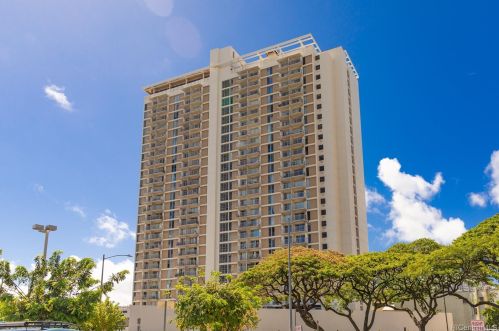 1655 Makaloa St, Honolulu HI  96814-3946 exterior