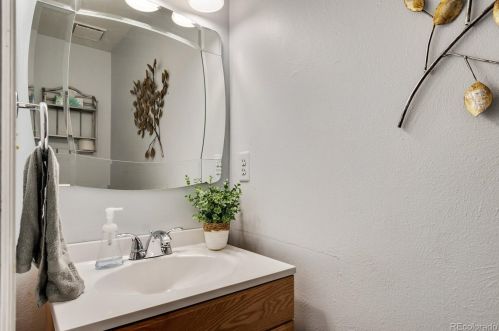 3281 Evanston St, Aurora CO 80014-3920 exterior