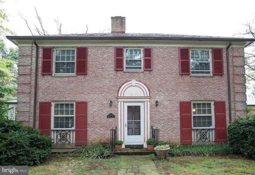 2402 Magnolia Dr, Harrisburg, PA 17104-1420