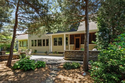 4766 Cumberland St, Saint Paul MN  55126-6061 exterior