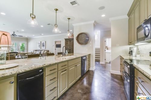 1035 Timber Elm, Seguin TX  78155-1138 exterior