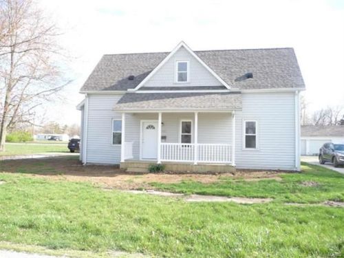 702 Edwards St, Litchfield, IL 62056-1686