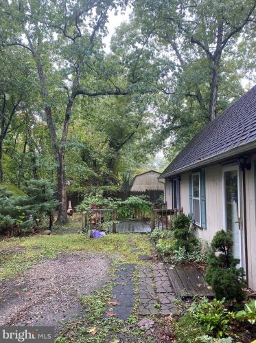 15 Alyssum St, Browns Mills, NJ 08015-2964