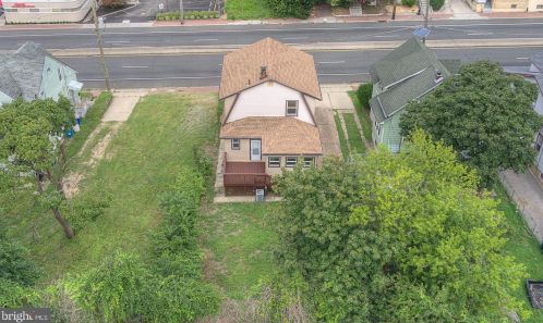 26 Crescent Blvd, Camden NJ  08108-1042 exterior