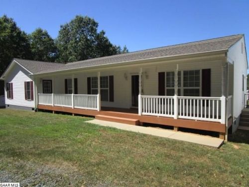 541 Harvest Lake Dr, Scottsville, VA 24590-4414
