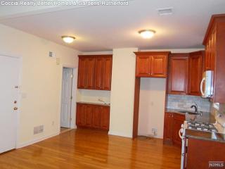 37 Union Blvd, Wallington NJ  07057-1218 exterior