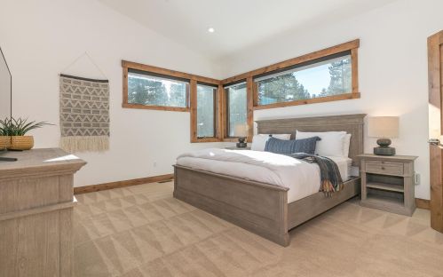 9234 Heartwood Dr, Truckee CA  96161-5210 exterior