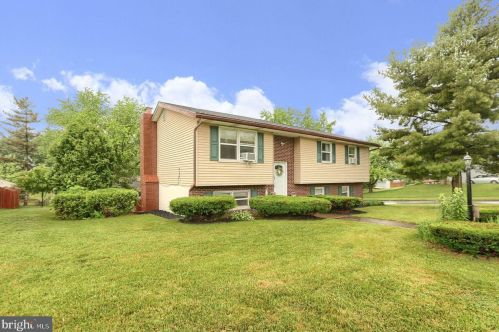 3701 Tudor Dr, Harrisburg, PA 17109-1239