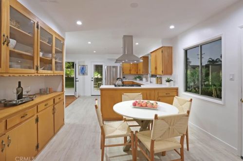 1622 Virginia Ave, Glendale CA  91202-1246 exterior