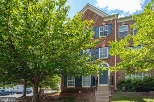 1200 Saunders Dr, Fredericksburg, VA 22401-2672
