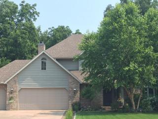 401 Stoneway Dr, Mayfair, IL 61550-1172
