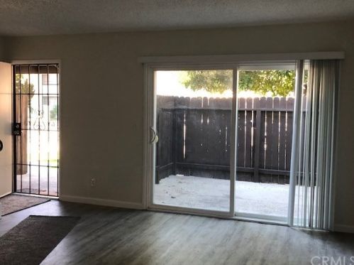 7248 Exeter St, Paramount, CA 90723-3357