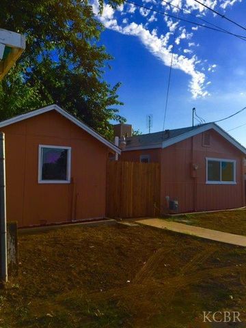 37 G St, Lemoore, CA 93245-2705