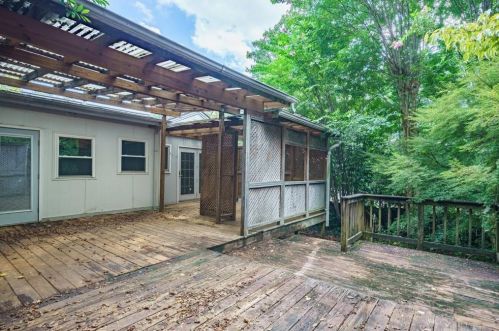 1490 Brooklyn Ave, Atlanta GA  30309-2202 exterior