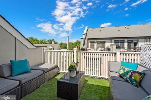 2737 Linden Ln, Silver Spring MD 20910-1212 exterior