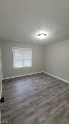 3260 Creekwood Dr, Rex GA  30273-2121 exterior