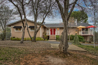 6384 Double K Dr, Anderson, CA 96007-9277