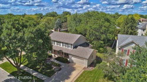 2227 University Dr, Naperville, IL 60565-3481