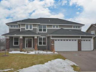8810 Reflections Rd, Chanhassen, MN 55317-4001