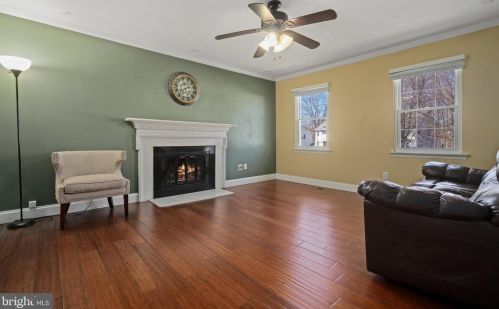 10121 Schoolhouse Woods Ct, Springfield VA  22015-2725 exterior