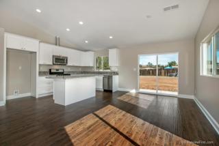 1206 H St, Ramona, CA 92065-2837