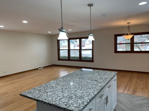 321 North End Ave, Elmhurst, IL 60126-1354