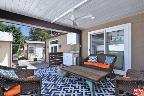 14609 Albers St, Van Nuys CA  91411-3711 exterior