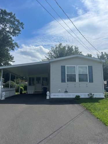 3 Oak Rd, Southington, CT 06489-1426