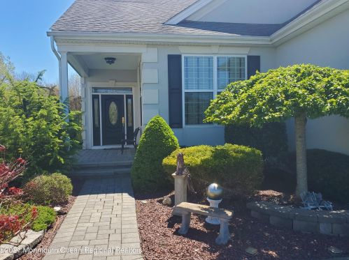 7 Danbury Ct, Jackson Twp, NJ 08527-4780