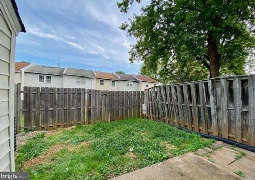 4645 Charlton Ct, Woodbridge VA  22193-3000 exterior