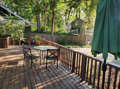 1045 Monroe Dr, Atlanta GA  30306-3664 exterior